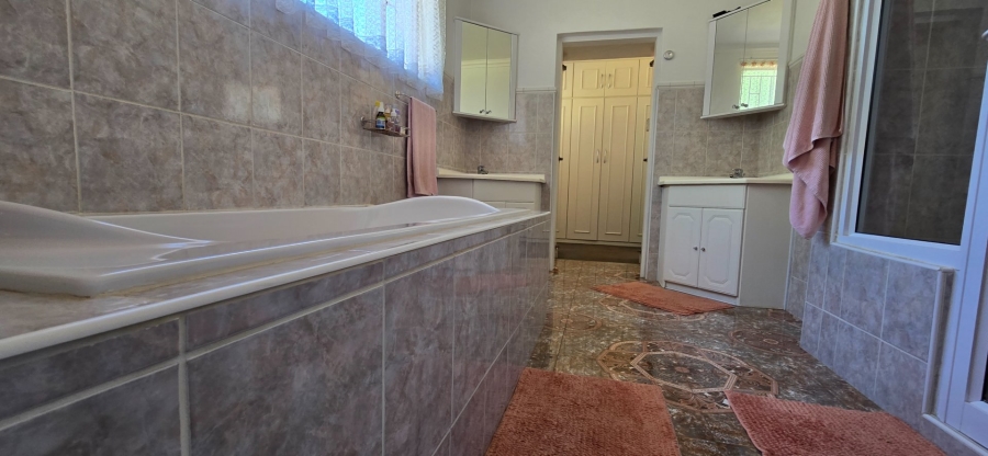 4 Bedroom Property for Sale in Doringkruin North West